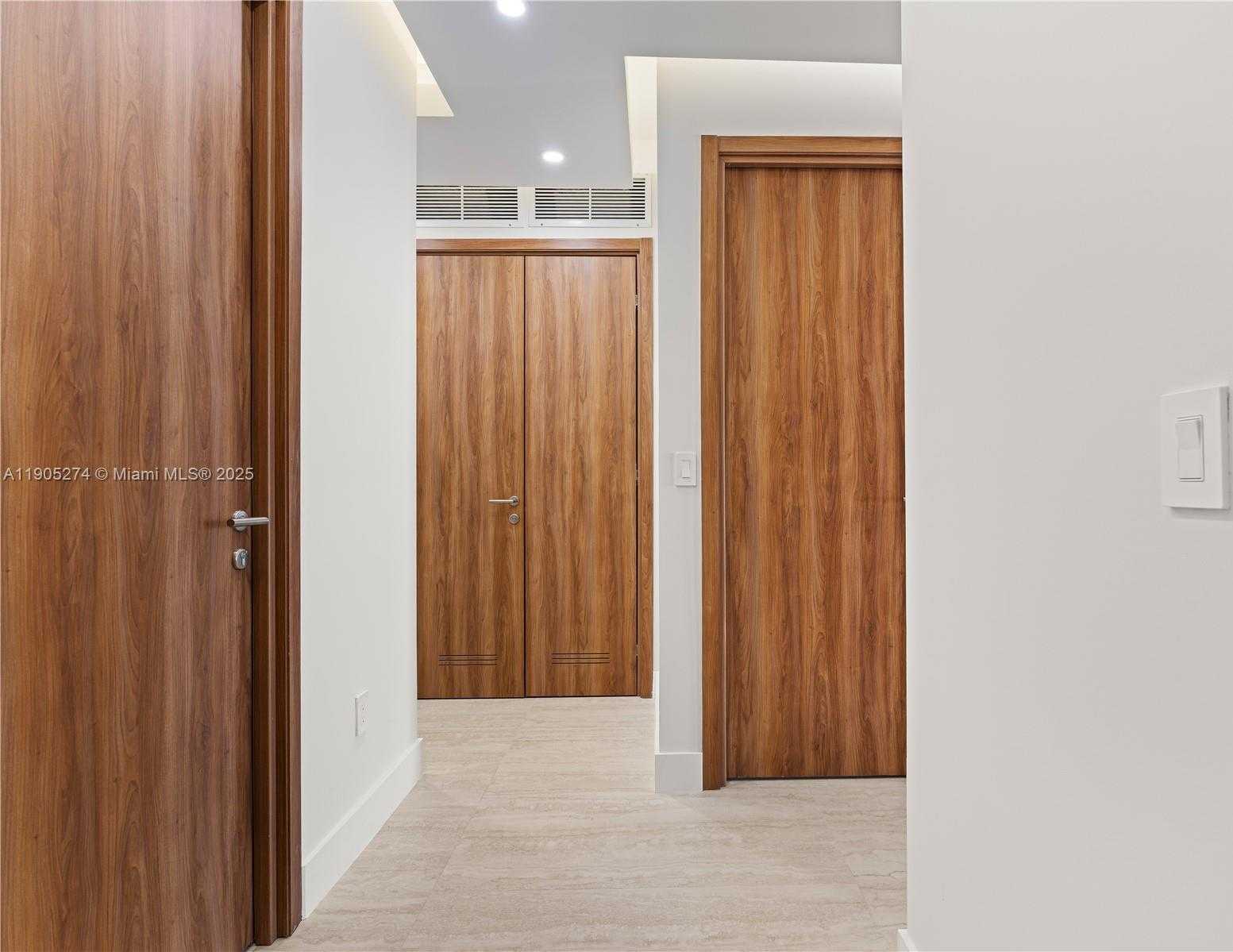 Small Image of 543 NORTH EAST 109TH ST, Miami Number 44