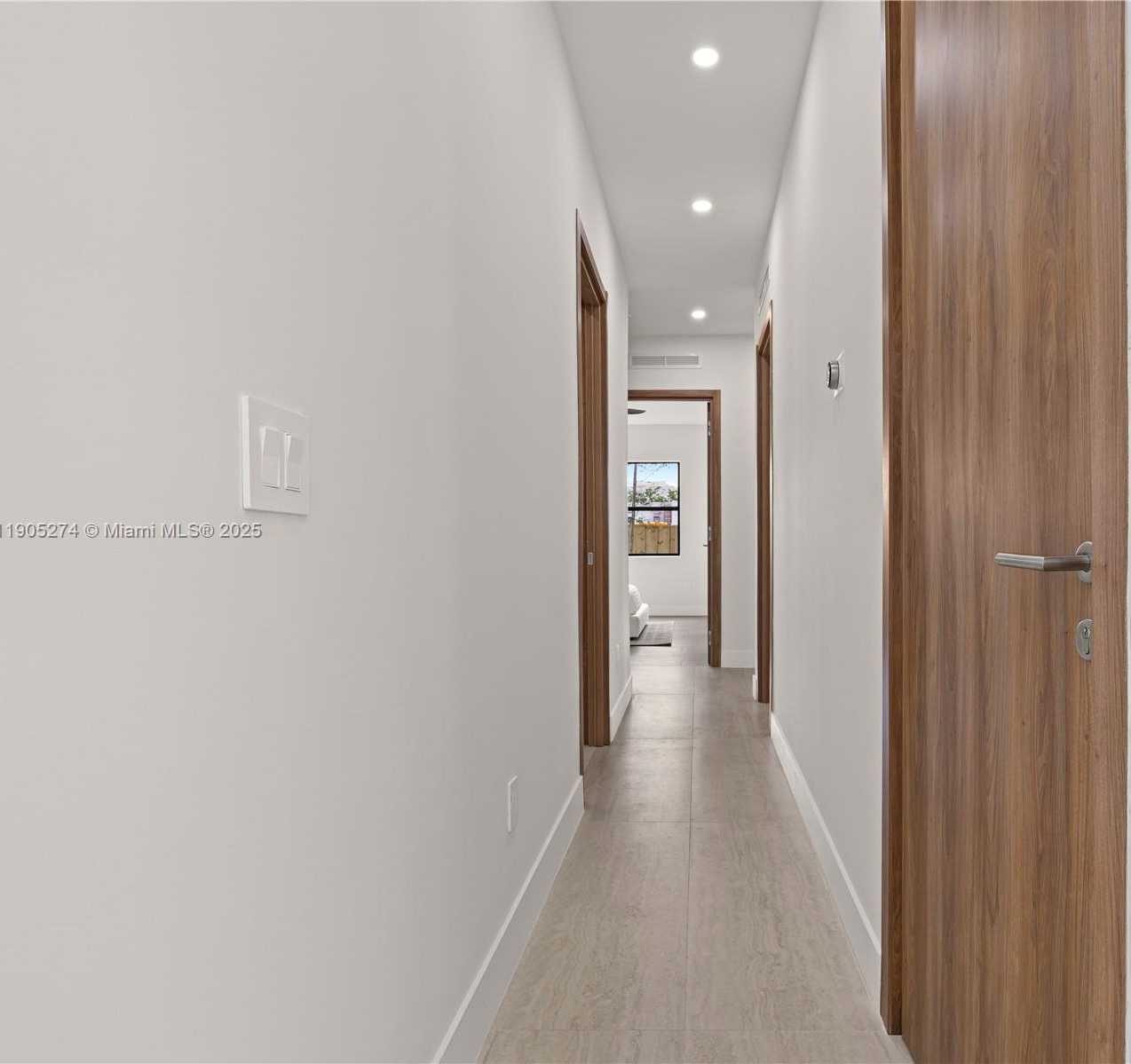 Small Image of 543 NORTH EAST 109TH ST, Miami Number 49