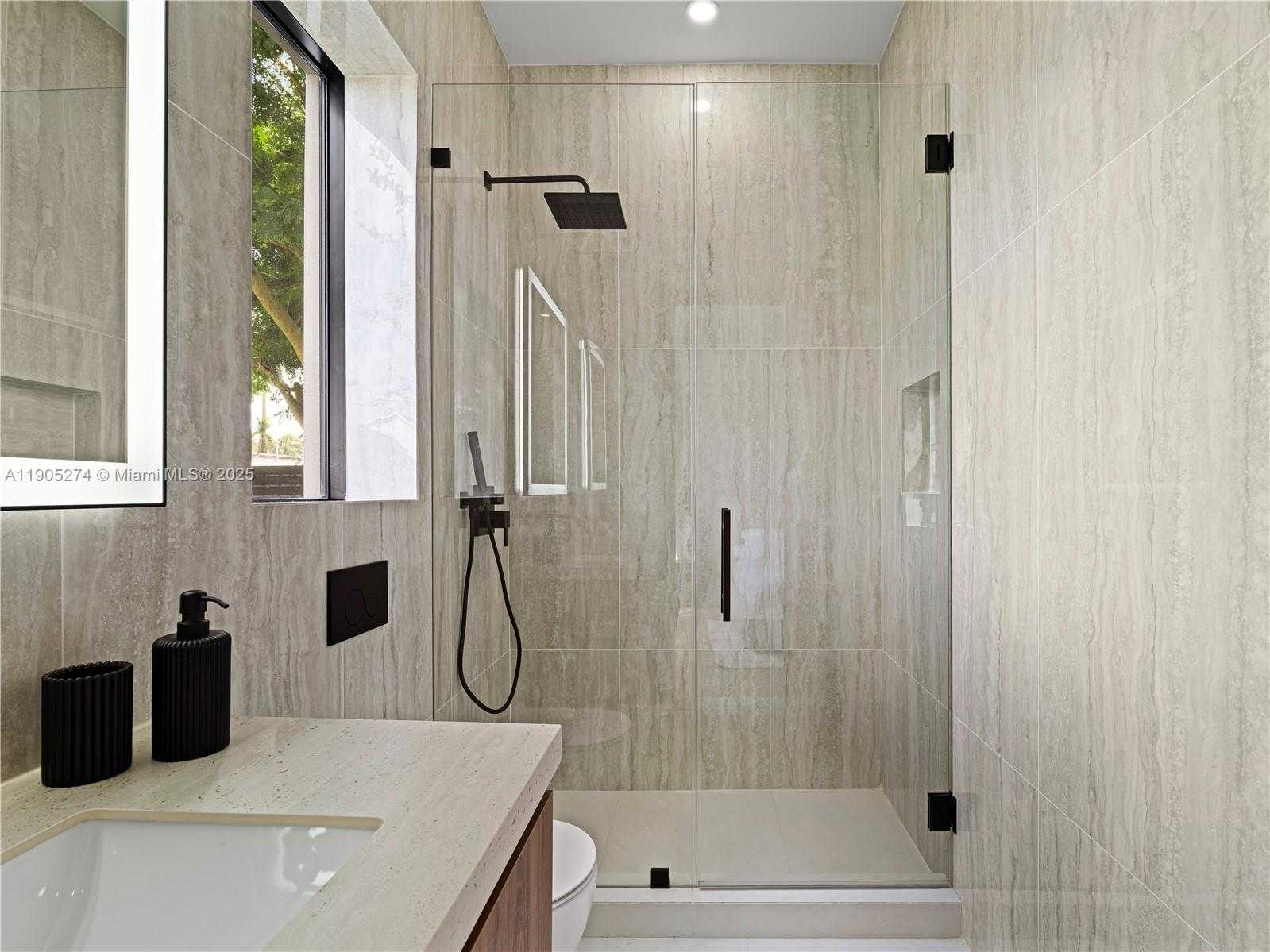 Small Image of 543 NORTH EAST 109TH ST, Miami Number 51