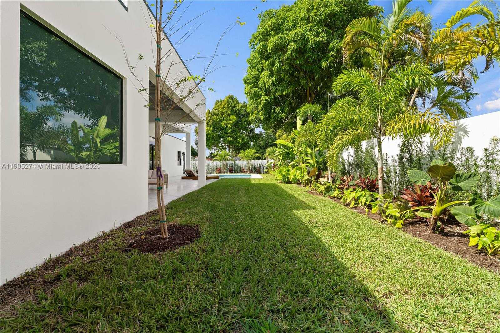 Small Image of 543 NORTH EAST 109TH ST, Miami Number 59
