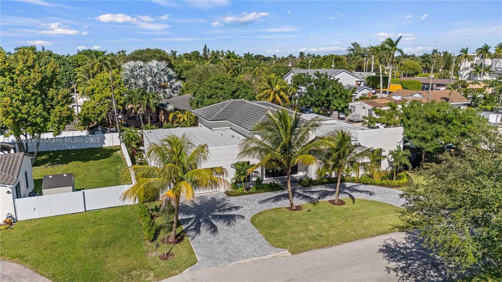 Small Image of 543 NORTH EAST 109TH ST, Miami Number 6