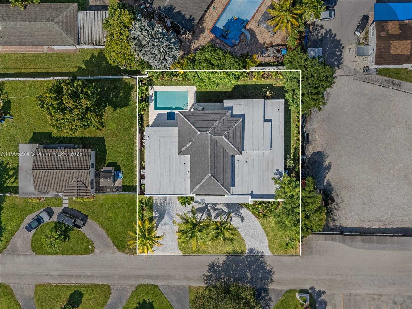 Small Image of 543 NORTH EAST 109TH ST, Miami Number 61