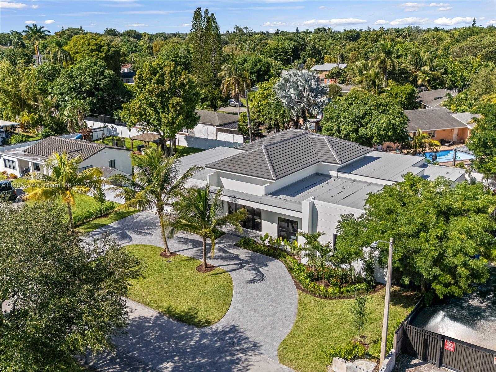 Small Image of 543 NORTH EAST 109TH ST, Miami Number 62