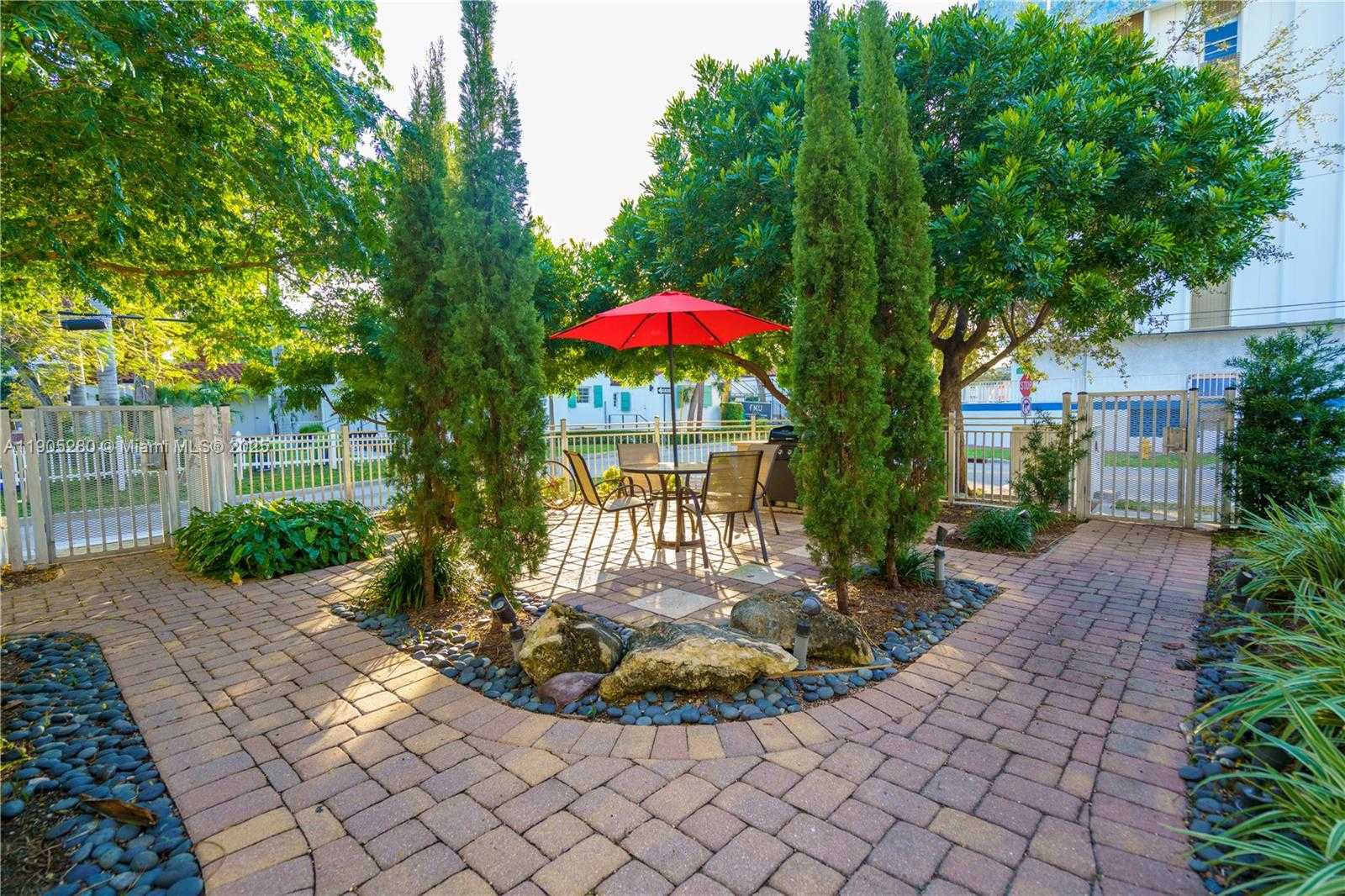 Small Image of 2425 FLAMINGO PL #7, Miami Beach Number 16