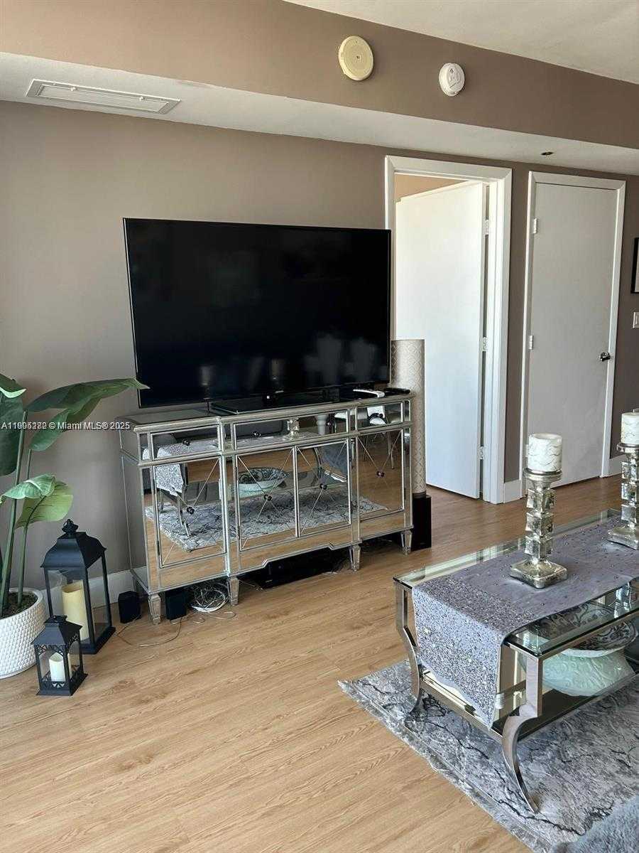 Small Image of 50 BISCAYNE BLVD #4607, Miami Number 15