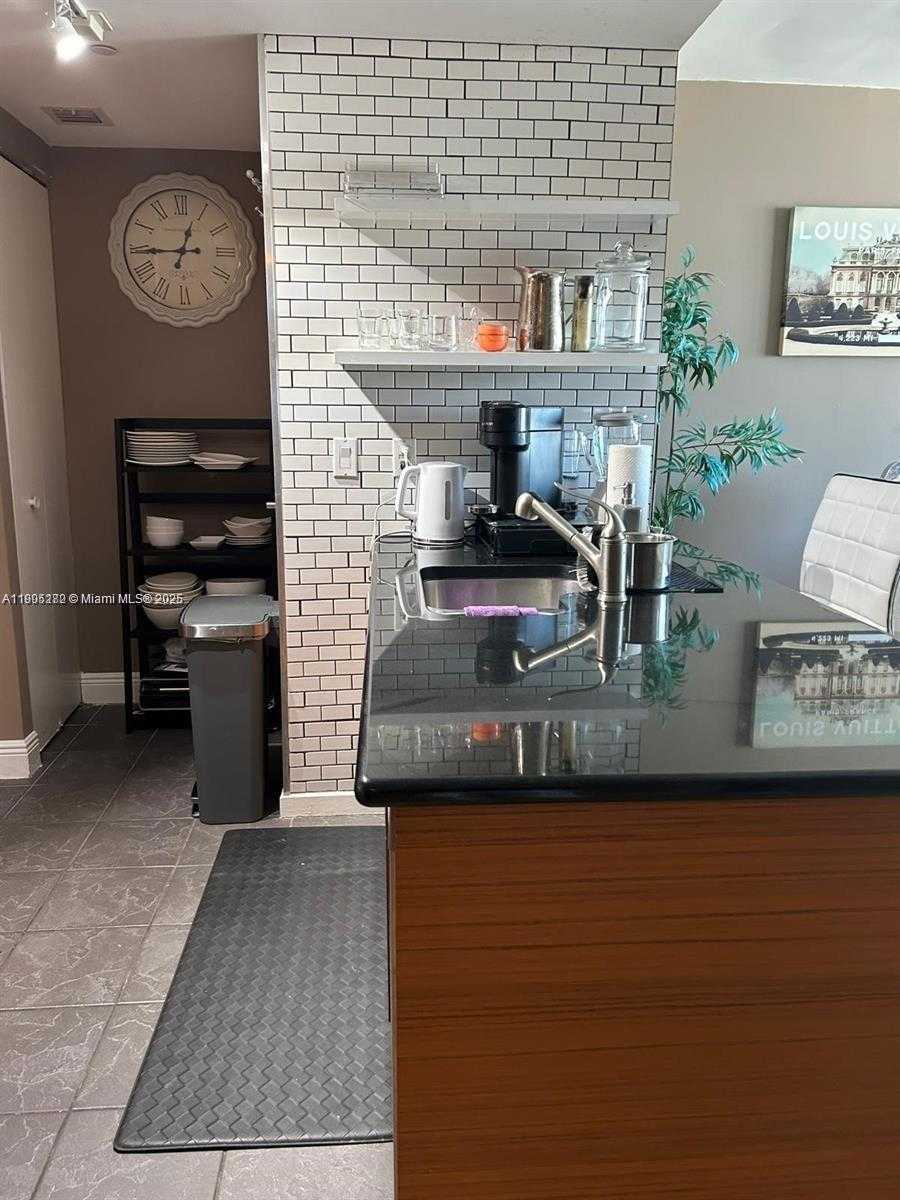 Small Image of 50 BISCAYNE BLVD #4607, Miami Number 25