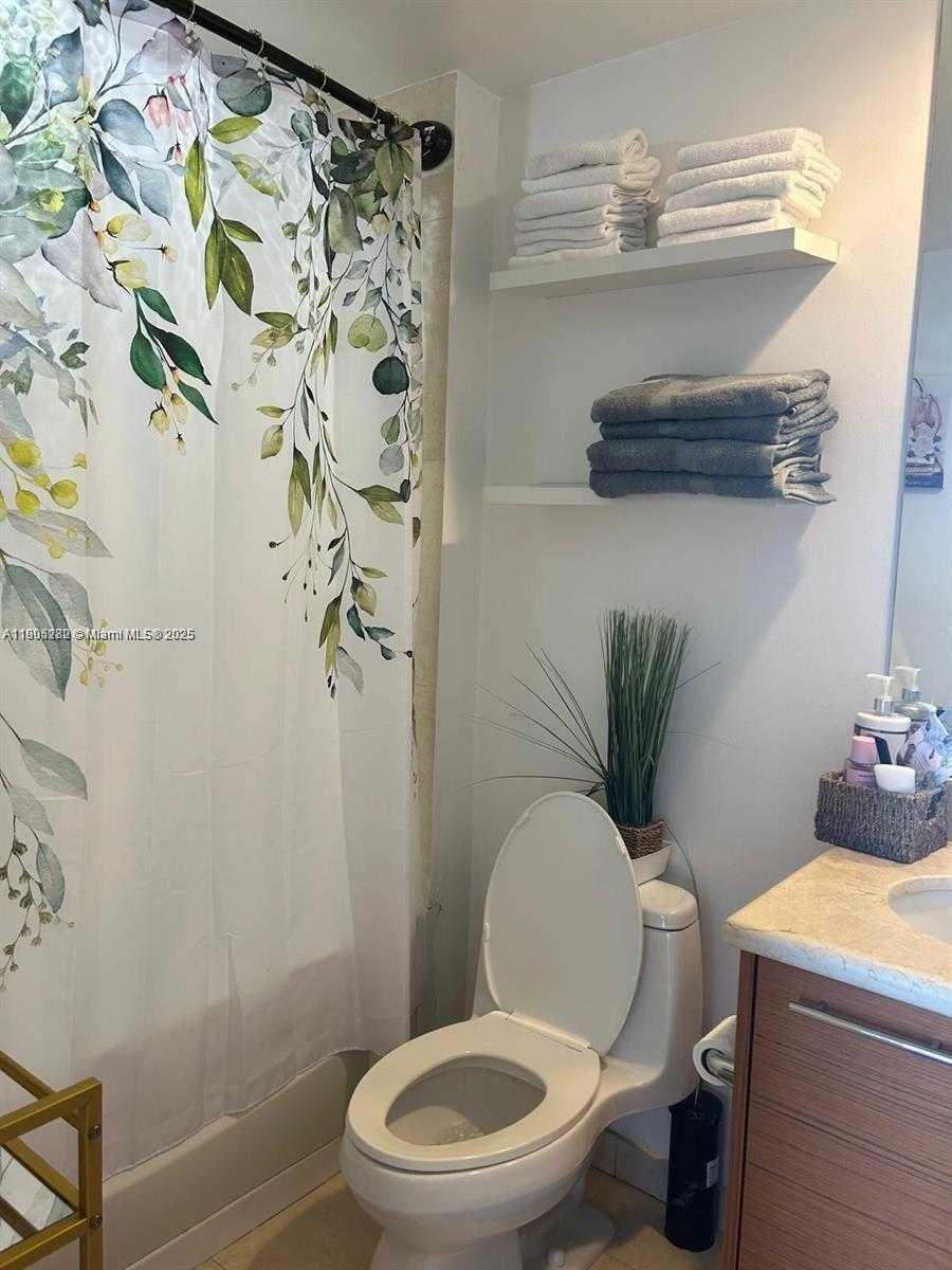 Small Image of 50 BISCAYNE BLVD #4607, Miami Number 6