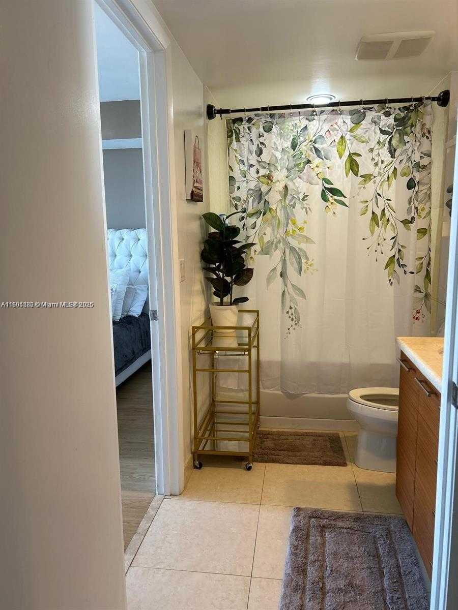 Small Image of 50 BISCAYNE BLVD #4607, Miami Number 8