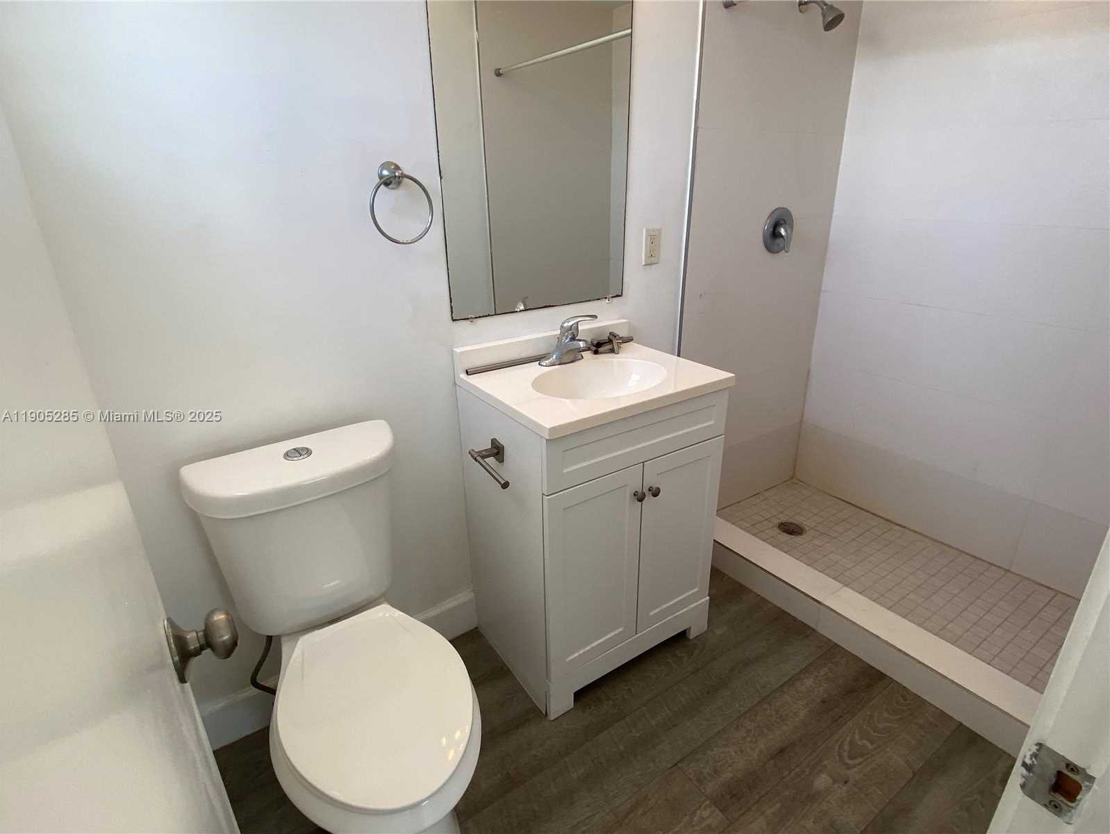 Small Image of 9025 HARDING AVE #1, Surfside Number 15