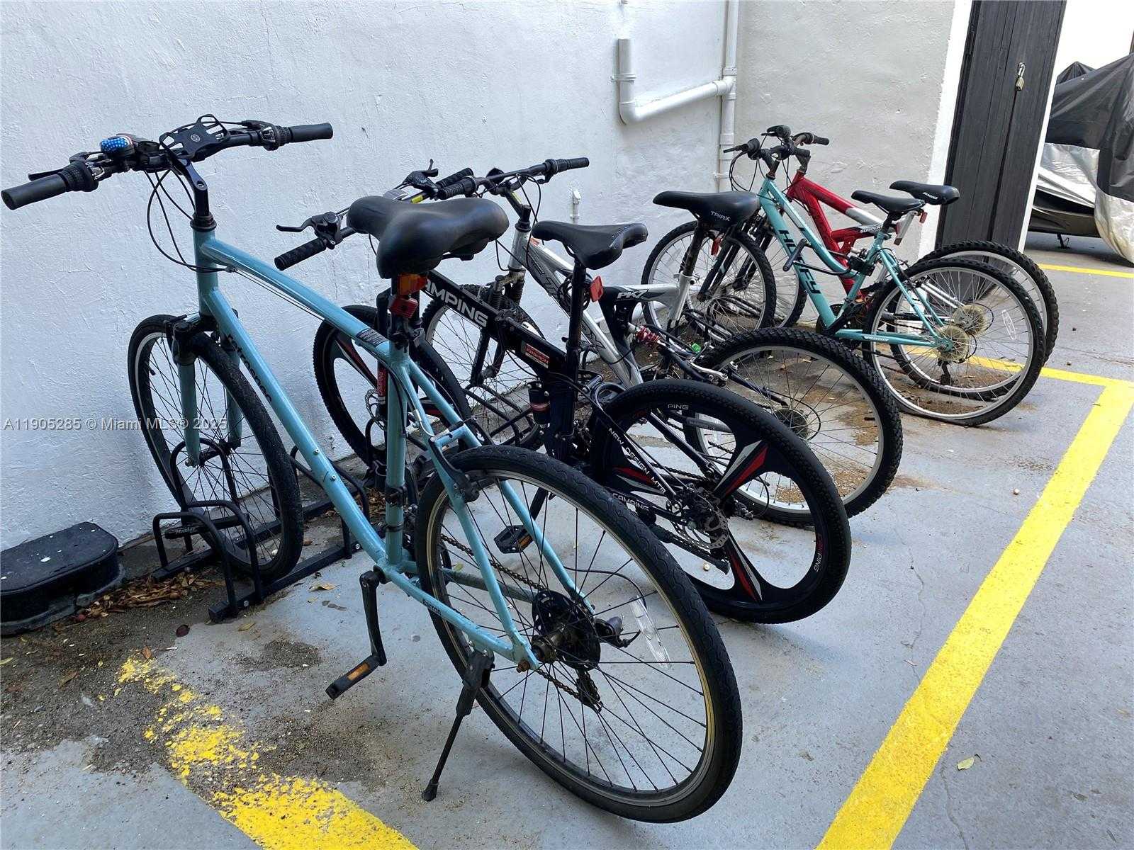 Small Image of 9025 HARDING AVE #1, Surfside Number 23