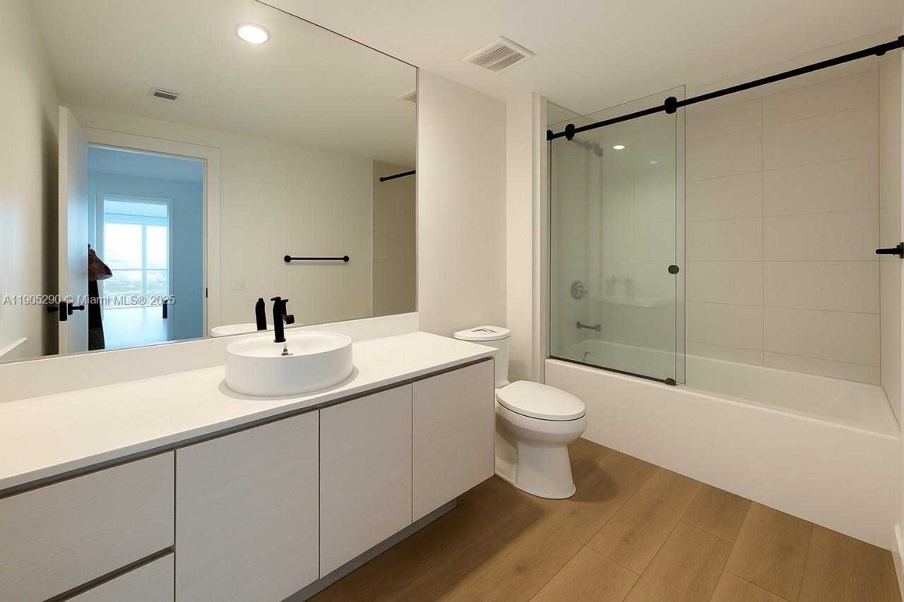 Small Image of 4250 BISCAYNE BLVD #1502, Miami Number 15