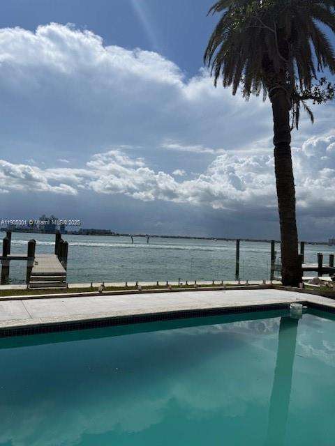 Small Image of 1101 SOUTH SHORE DR, Miami Beach Number 4