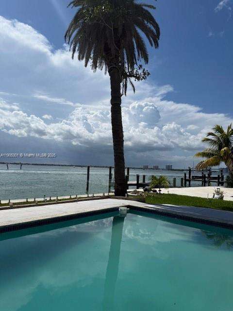 Small Image of 1101 SOUTH SHORE DR, Miami Beach Number 5