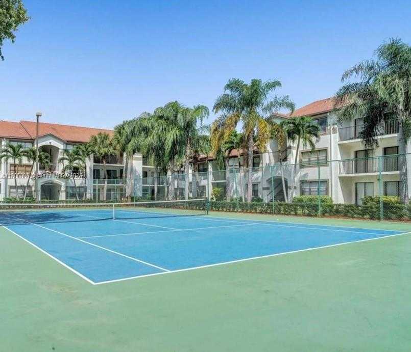 Small Image of 530 SOUTH PARK RD #26-11, Hollywood Number 3