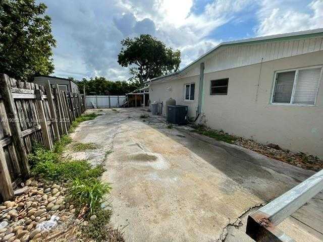 Small Image of 29939 SOUTH WEST 159TH DR, Homestead Number 14