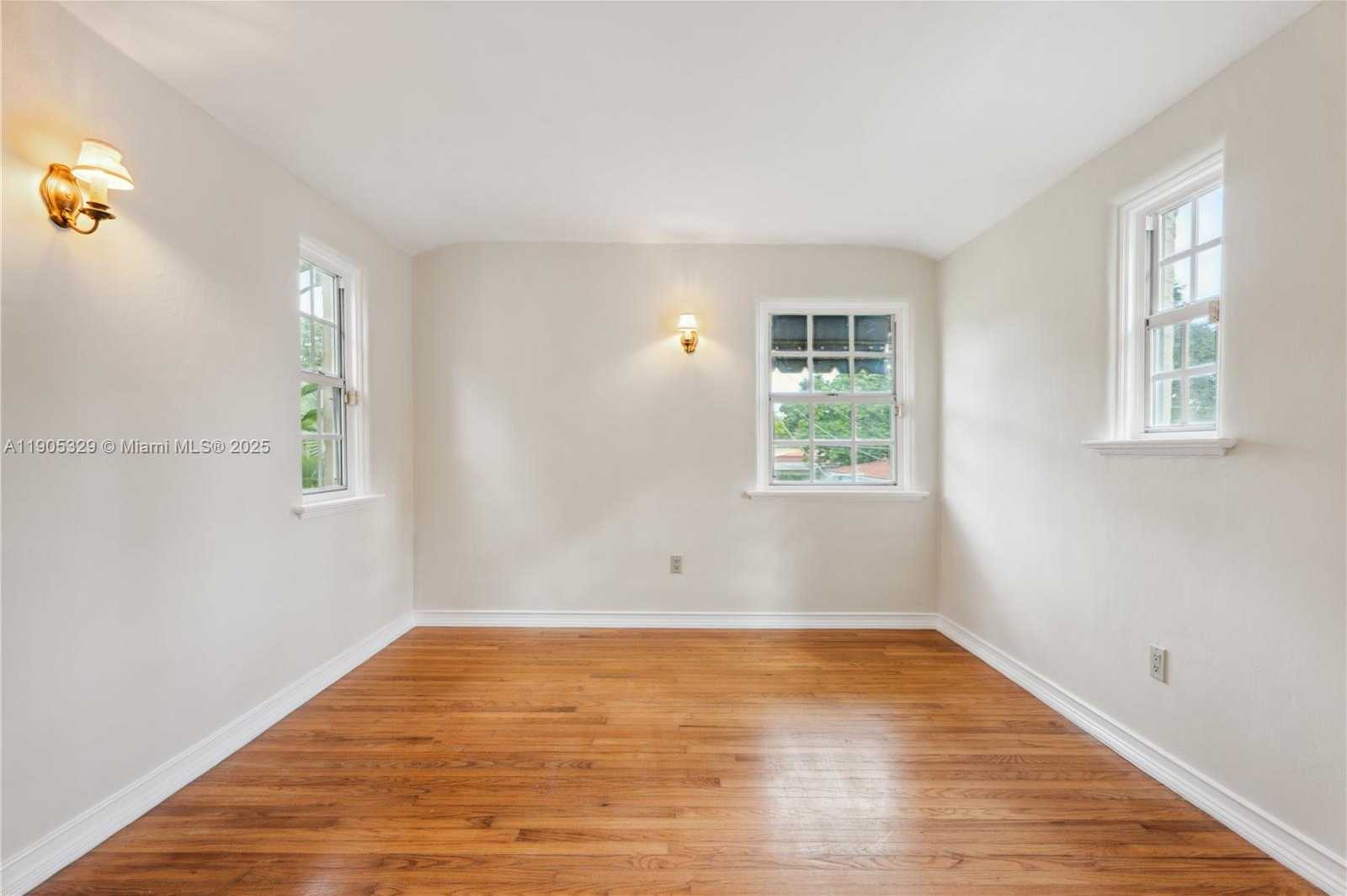 Small Image of 1231 FERDINAND ST, Coral Gables Number 11