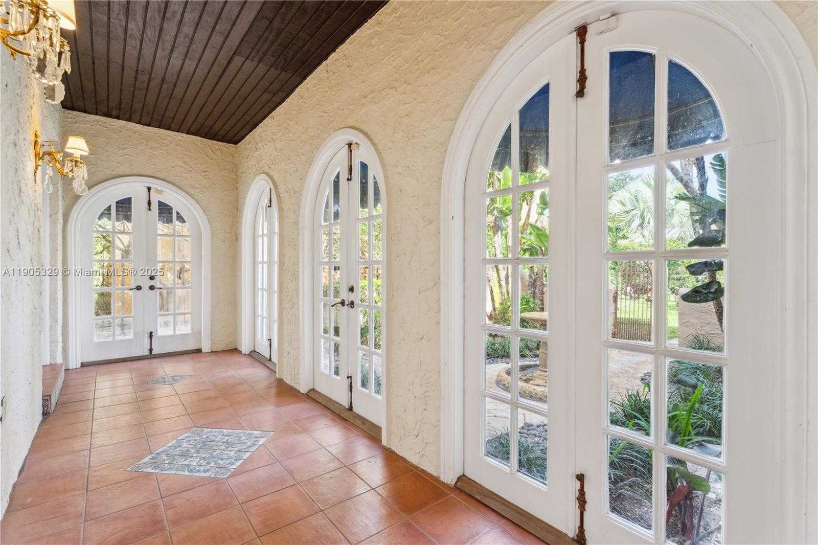 Small Image of 1231 FERDINAND ST, Coral Gables Number 3