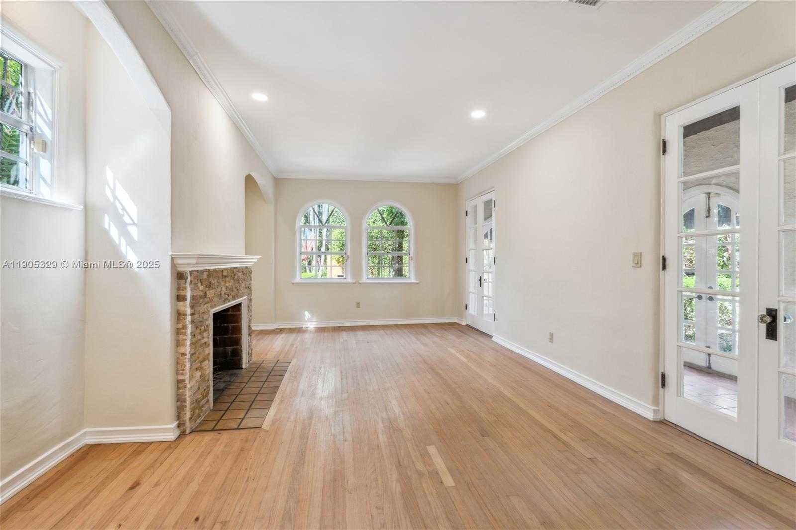 Small Image of 1231 FERDINAND ST, Coral Gables Number 4