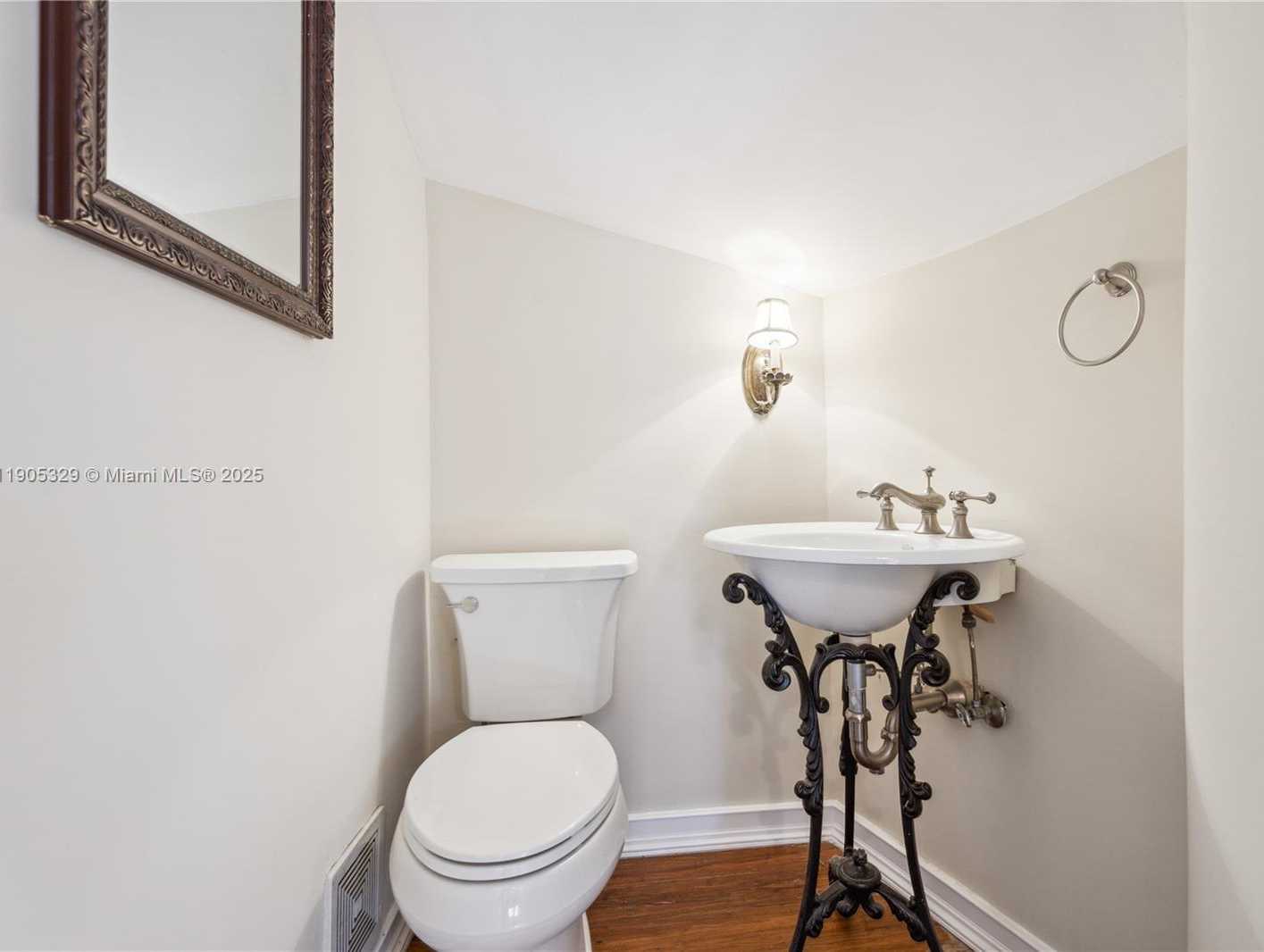 Small Image of 1231 FERDINAND ST, Coral Gables Number 7