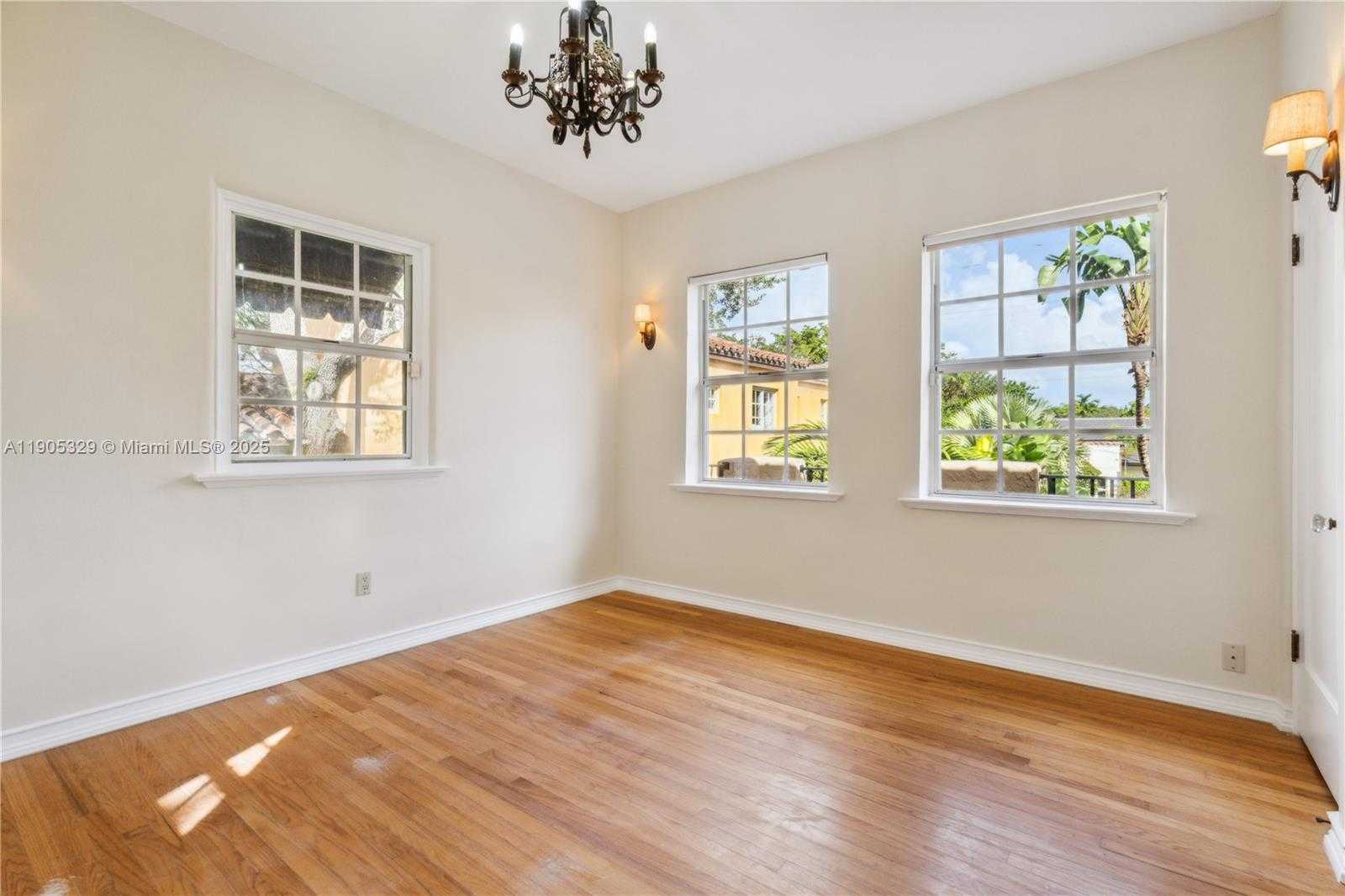 Small Image of 1231 FERDINAND ST, Coral Gables Number 9