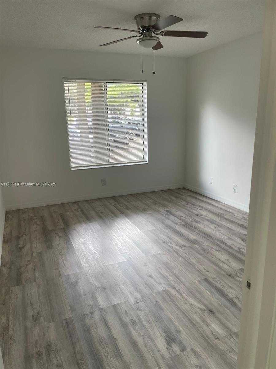 Small Image of 13942 SOUTH WEST 91ST TER #13942, Miami Number 2