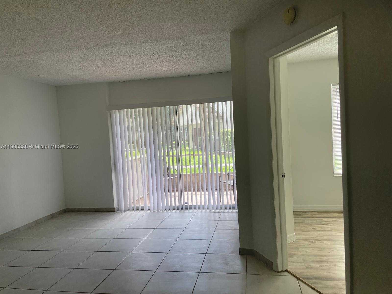 Small Image of 13942 SOUTH WEST 91ST TER #13942, Miami Number 6