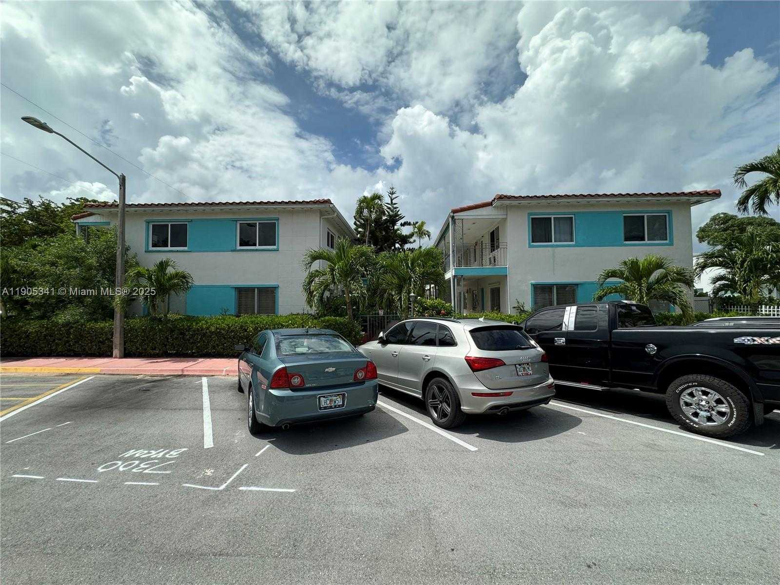 Small Image of 7300 BYRON AVE #10, Miami Beach Number 2