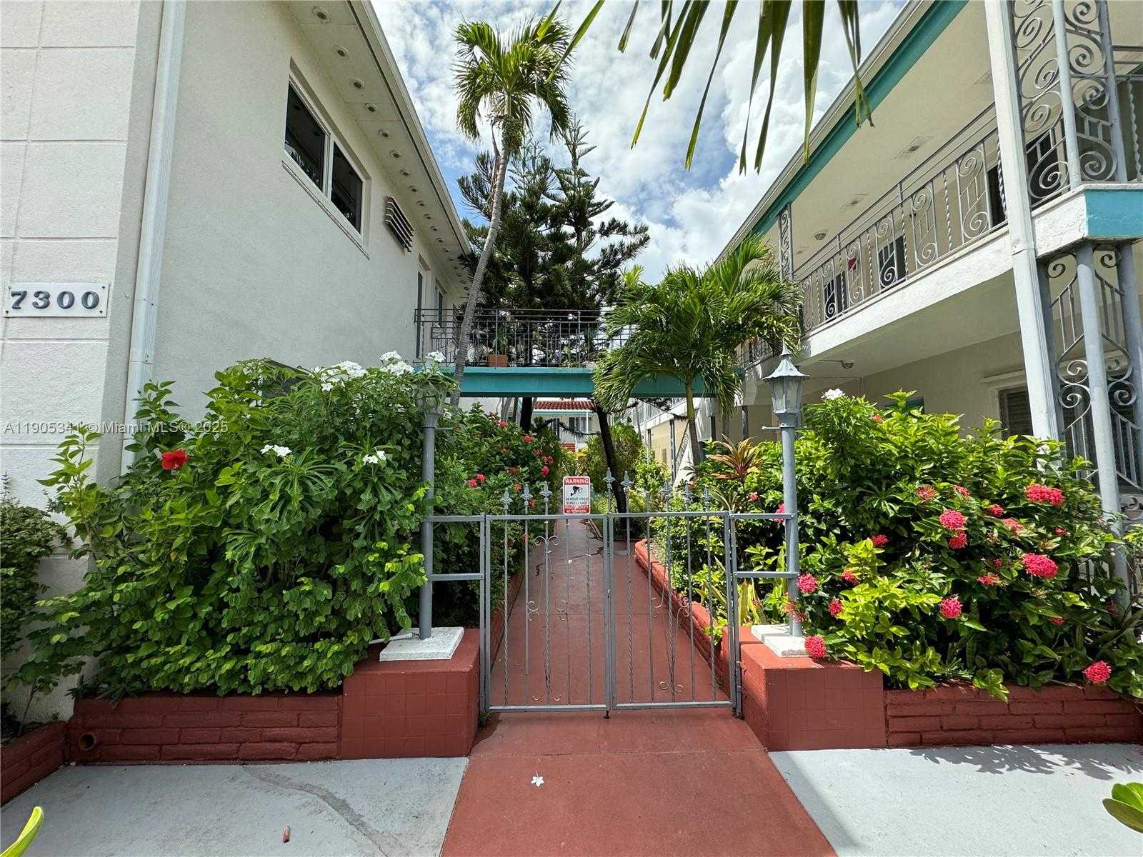 Small Image of 7300 BYRON AVE #10, Miami Beach Number 3
