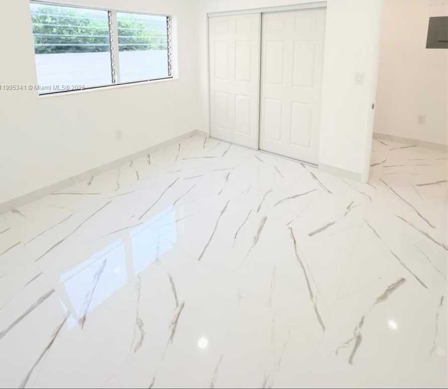 Small Image of 7300 BYRON AVE #10, Miami Beach Number 7