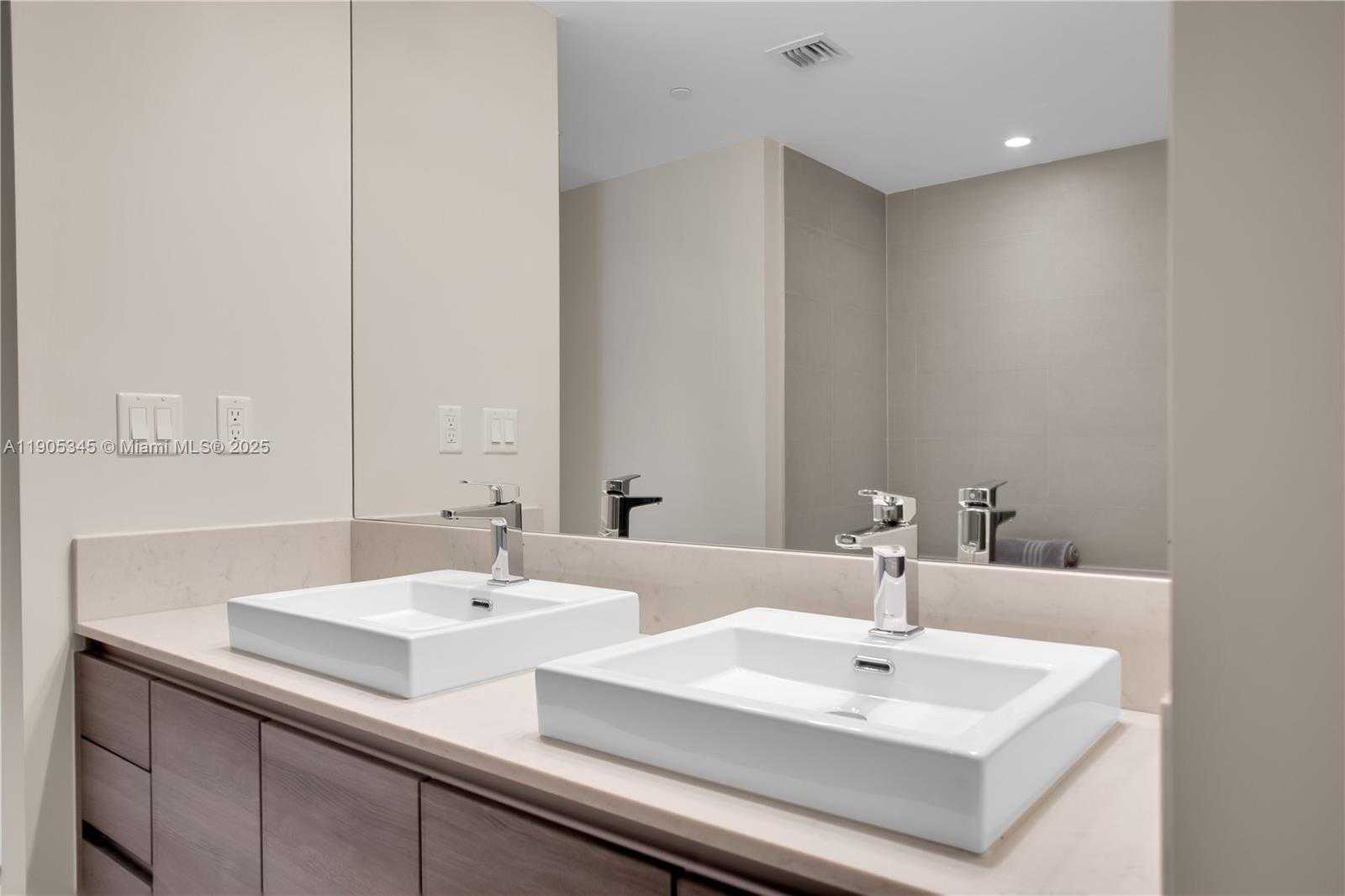 Small Image of 1080 BRICKELL AVE #3106, Miami Number 20