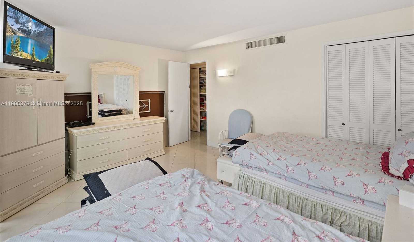 Small Image of 5055 COLLINS AVE #2J, Miami Beach Number 10
