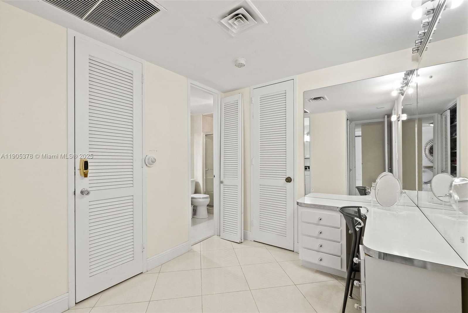 Small Image of 5055 COLLINS AVE #2J, Miami Beach Number 12