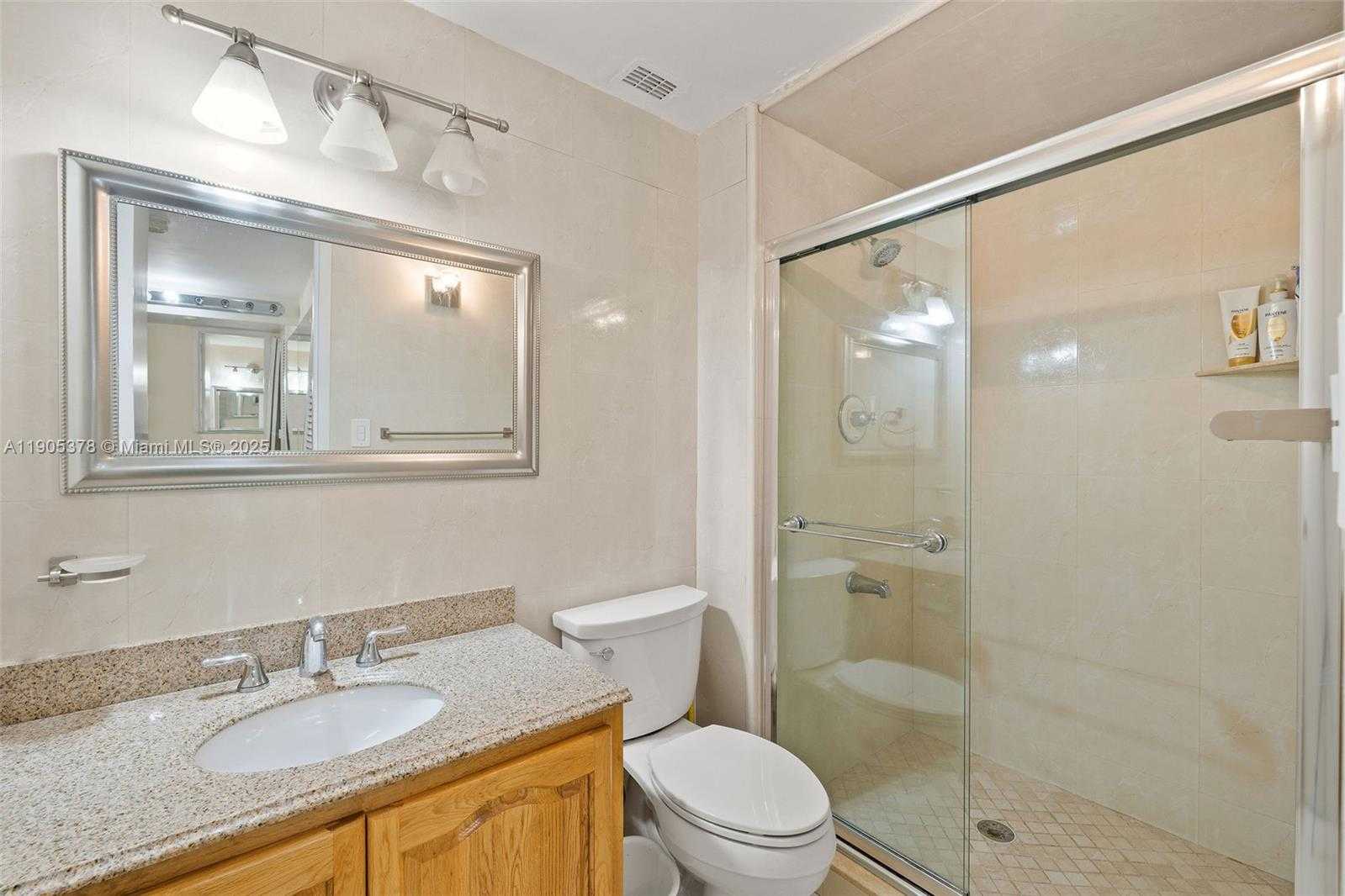 Small Image of 5055 COLLINS AVE #2J, Miami Beach Number 13