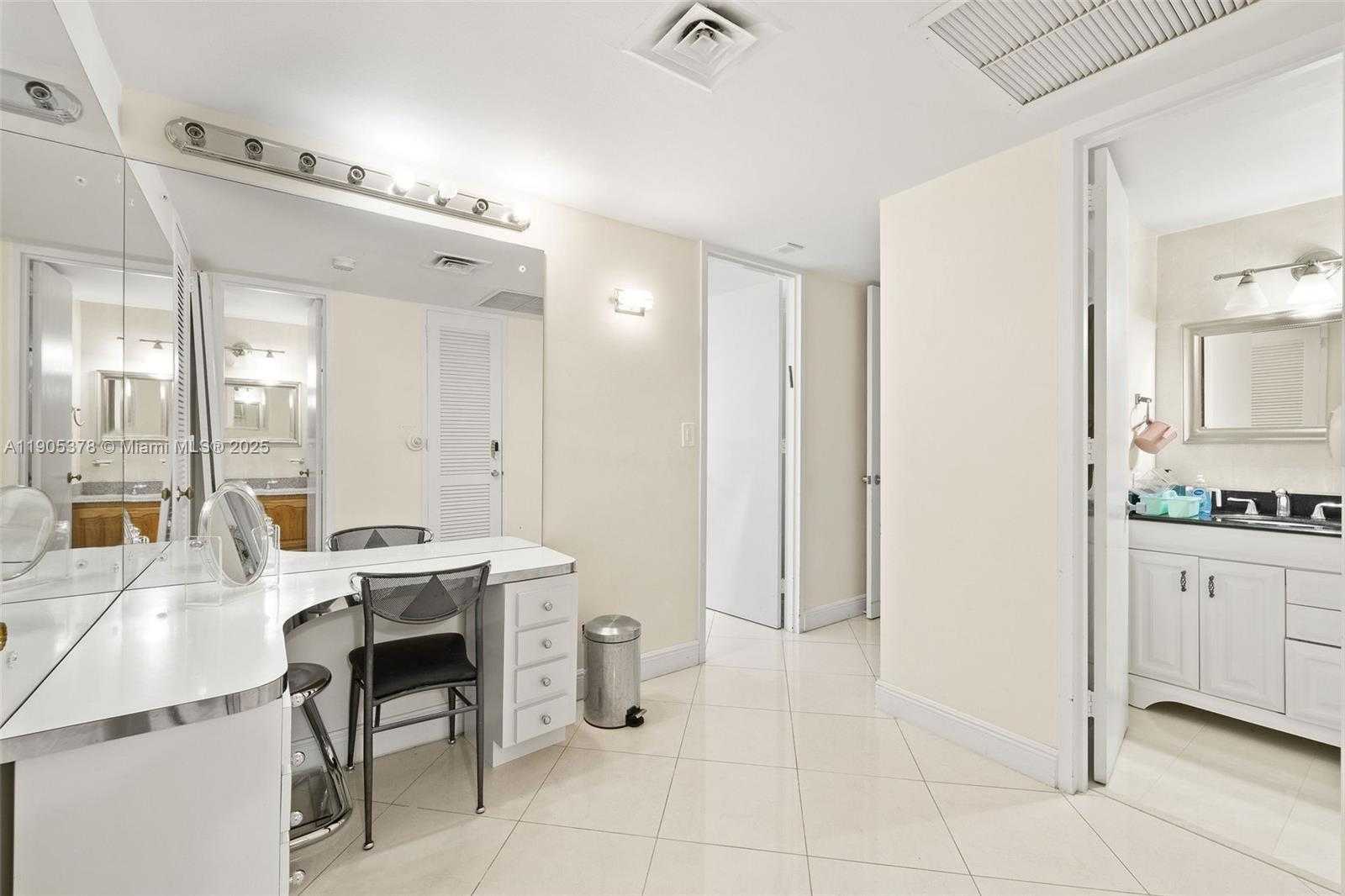 Small Image of 5055 COLLINS AVE #2J, Miami Beach Number 14