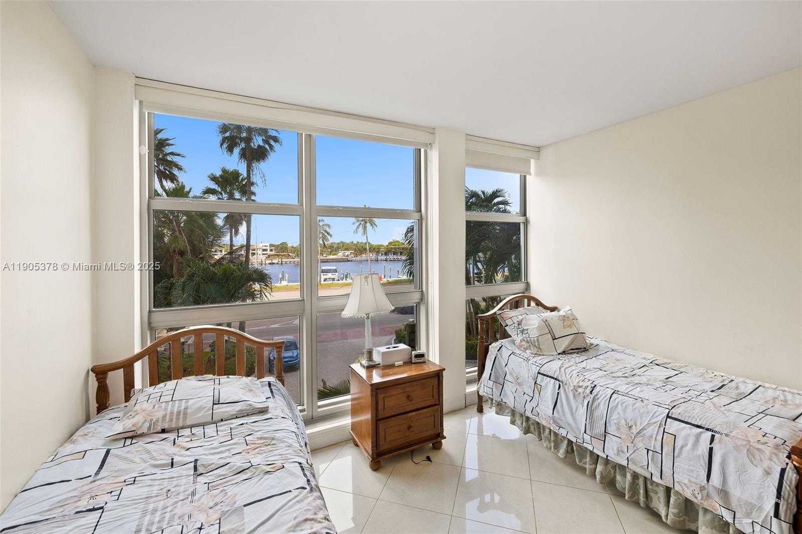 Small Image of 5055 COLLINS AVE #2J, Miami Beach Number 15