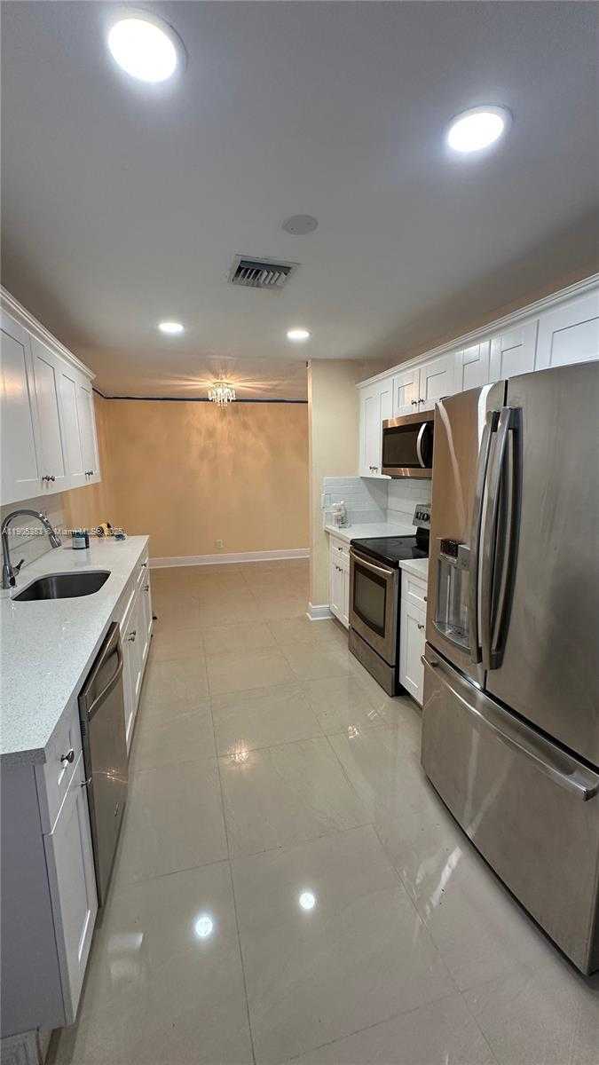 Small Image of 4131 KIRKLAND LN #1, Lake Worth Number 2