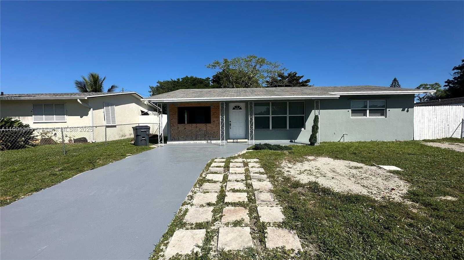 Small Image of 4131 KIRKLAND LN #1, Lake Worth Number 5