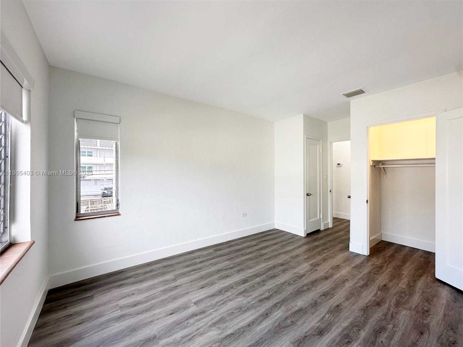 Small Image of 1920 BIARRITZ DR #4, Miami Beach Number 17