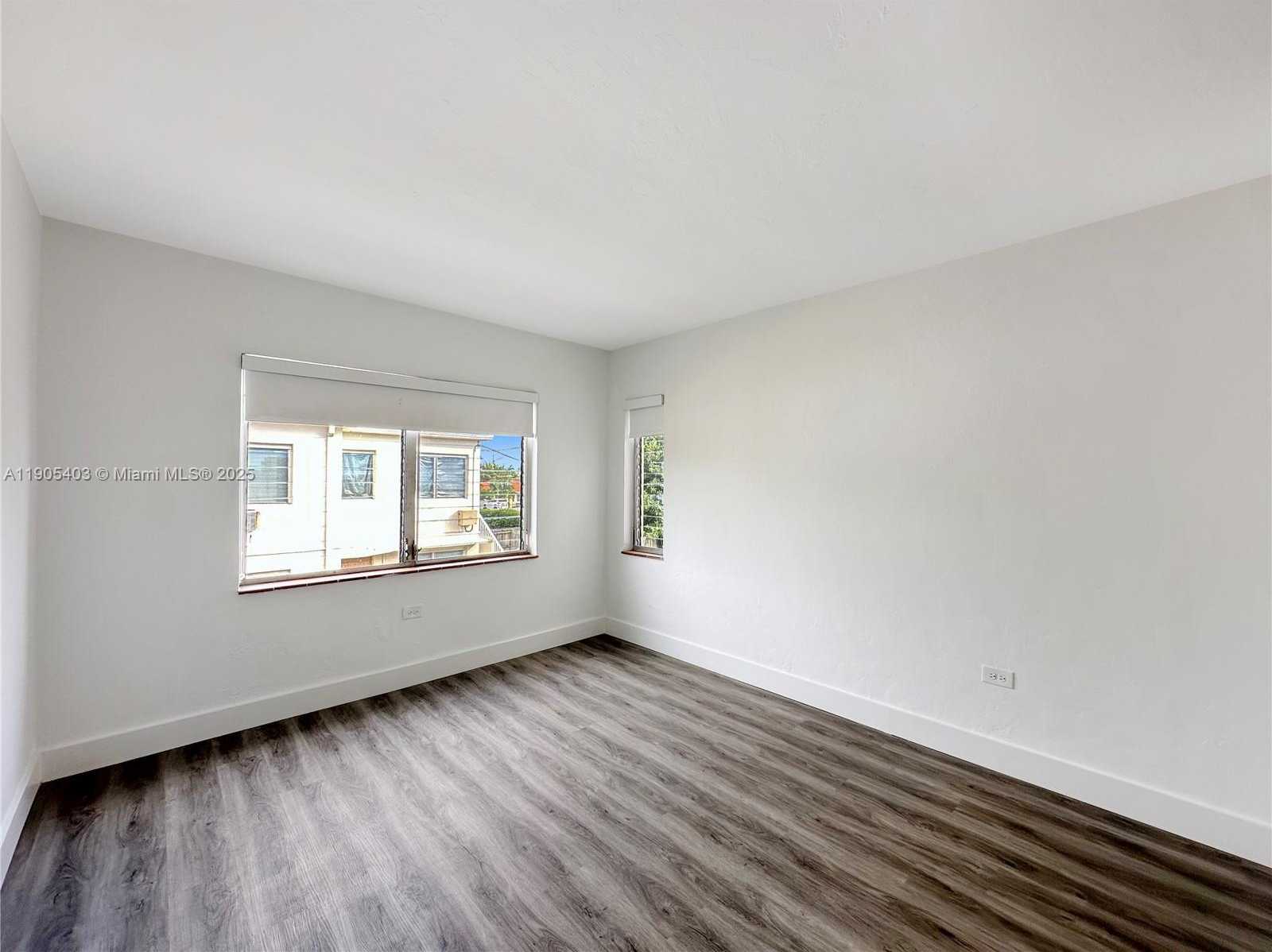 Small Image of 1920 BIARRITZ DR #4, Miami Beach Number 18