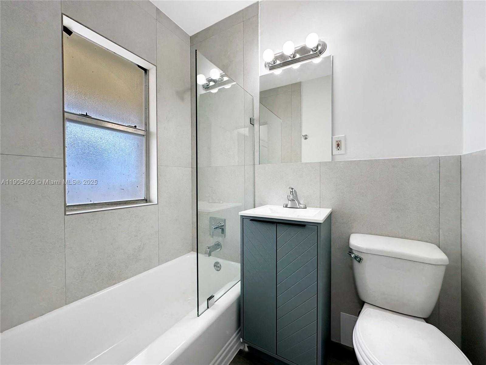 Small Image of 1920 BIARRITZ DR #4, Miami Beach Number 19