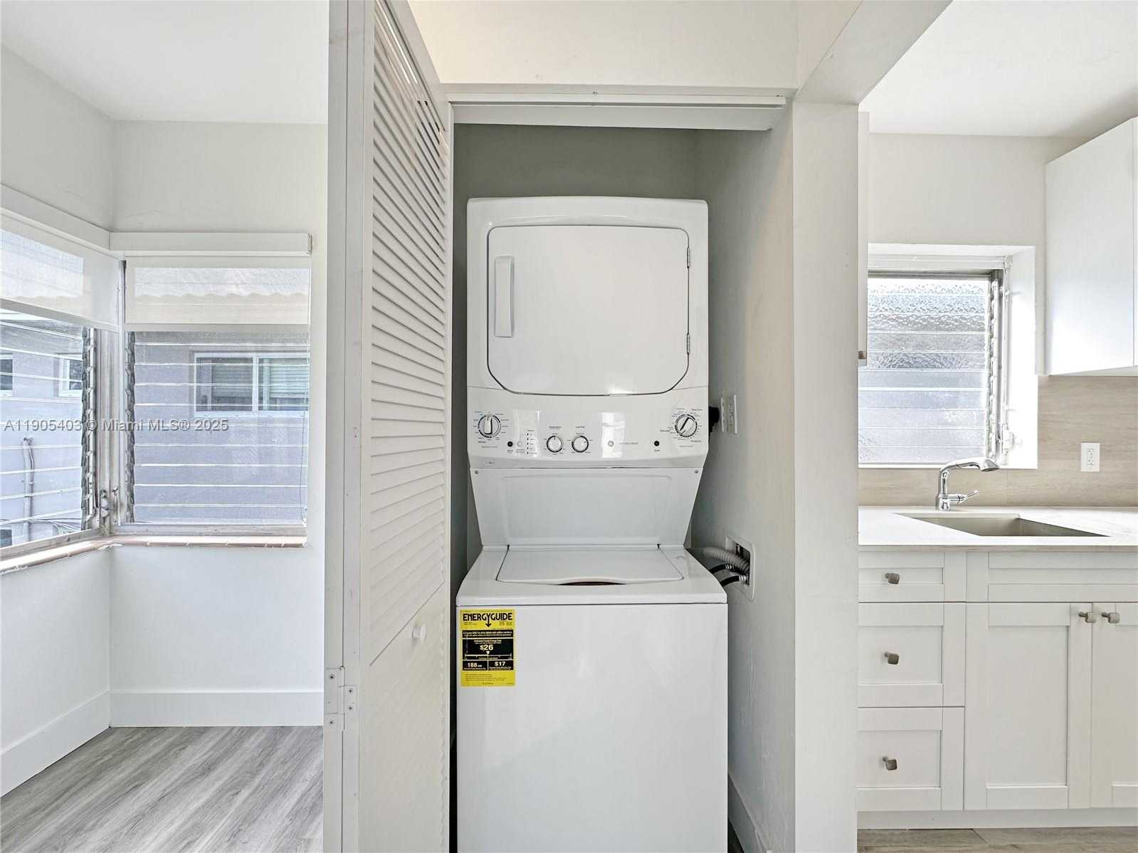 Small Image of 1920 BIARRITZ DR #4, Miami Beach Number 8