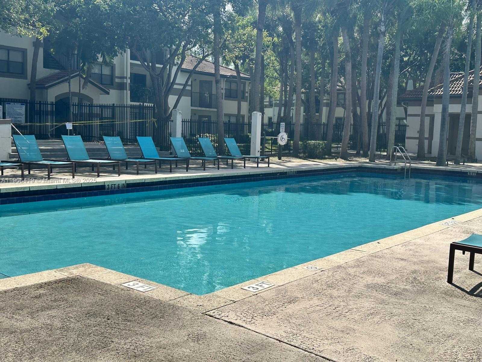 Small Image of 610 SOUTH PARK RD #27-1, Hollywood Number 14