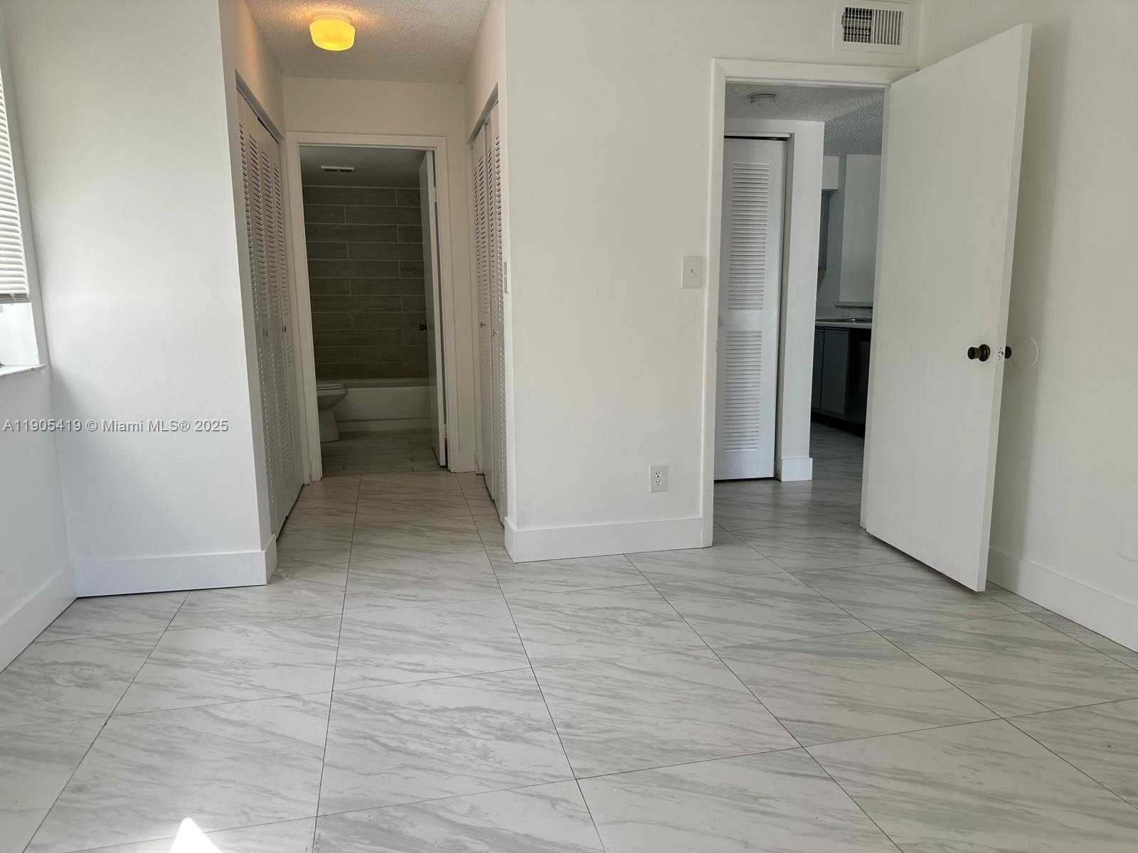 Small Image of 610 SOUTH PARK RD #27-1, Hollywood Number 9