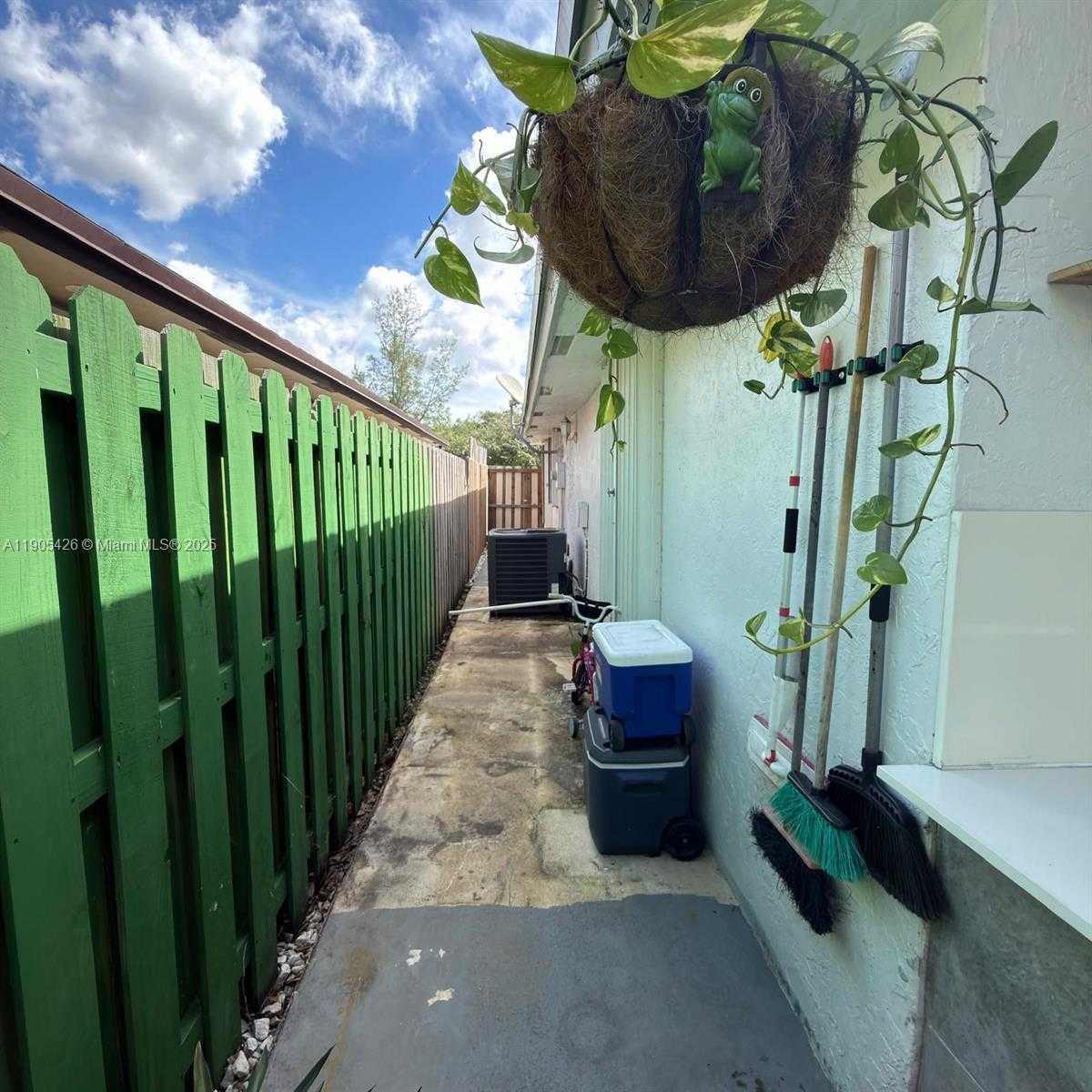 Small Image of 12268 SOUTH WEST 202ND ST #., Miami Number 17