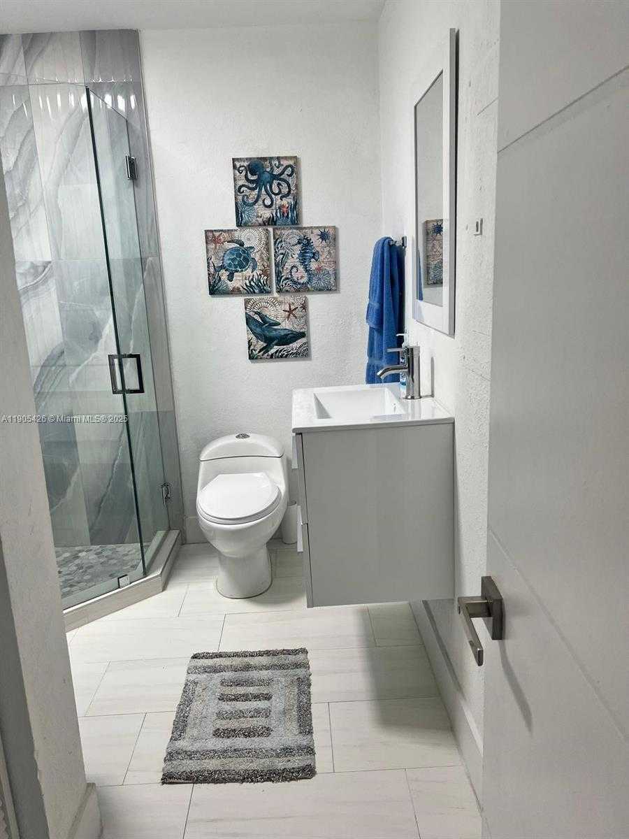 Small Image of 12268 SOUTH WEST 202ND ST #., Miami Number 5