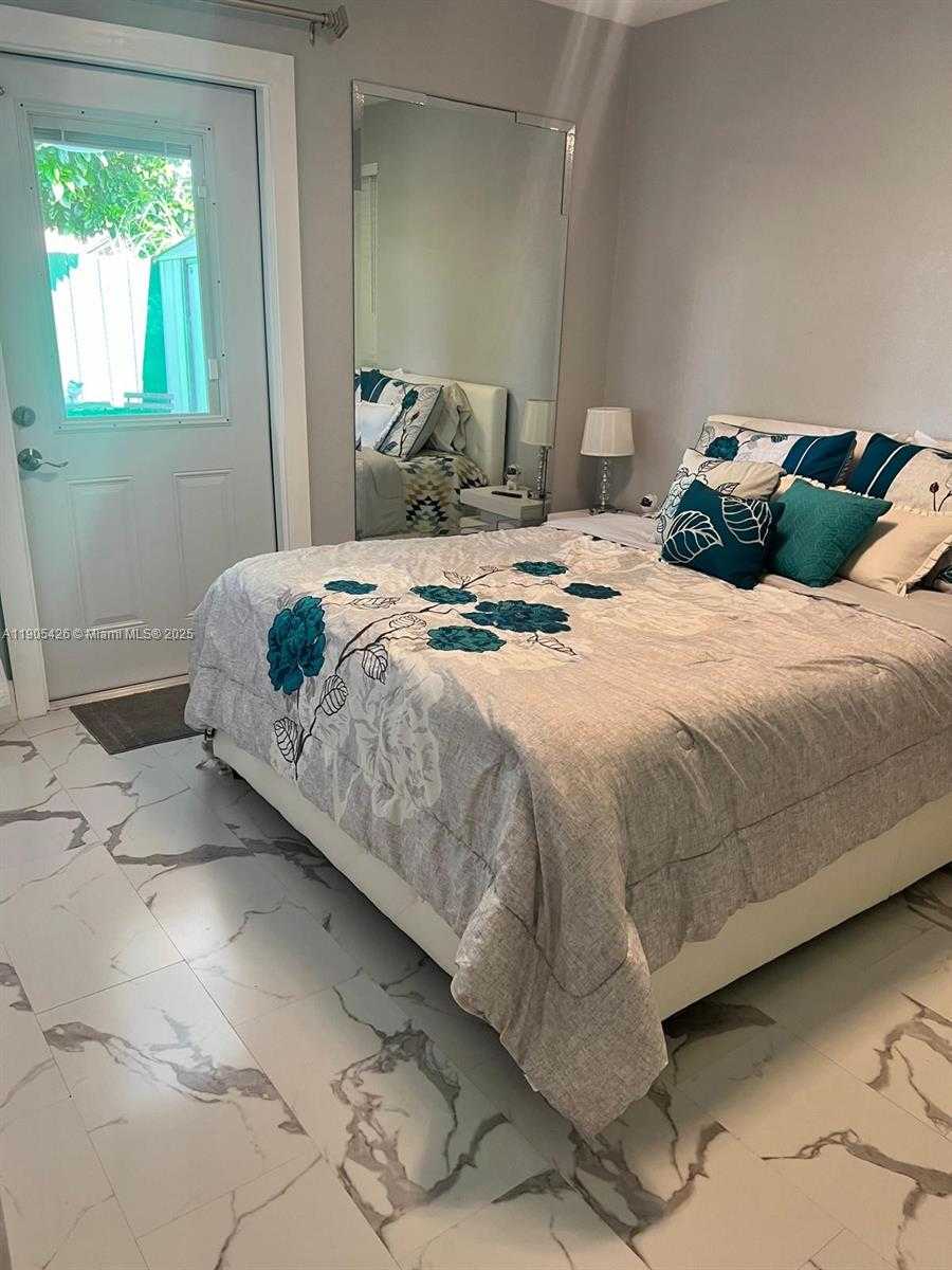 Small Image of 12268 SOUTH WEST 202ND ST #., Miami Number 6