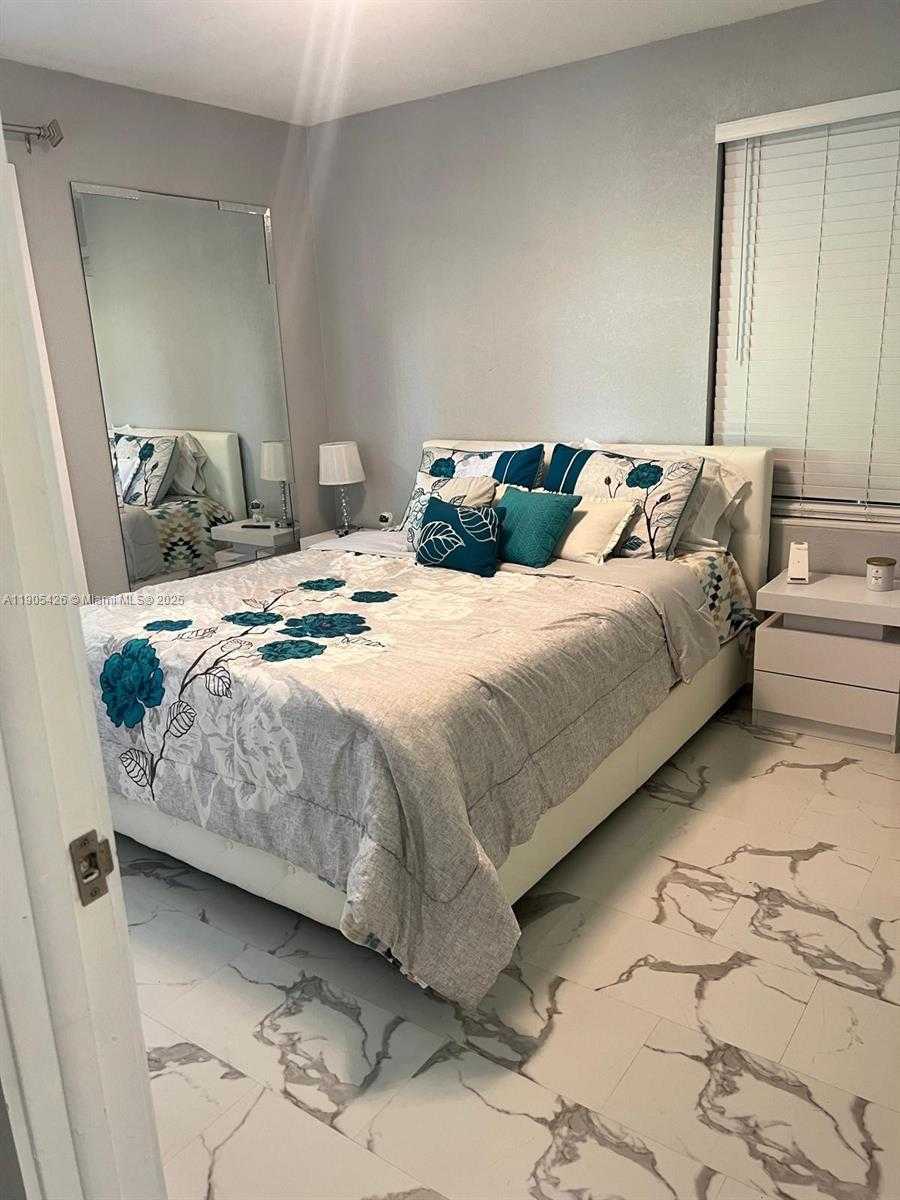 Small Image of 12268 SOUTH WEST 202ND ST #., Miami Number 7