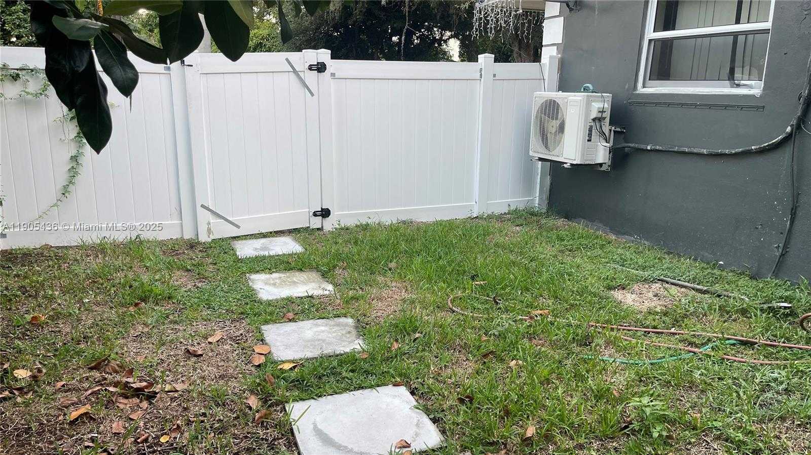 Small Image of 6390 HAYES ST #2, Hollywood Number 31