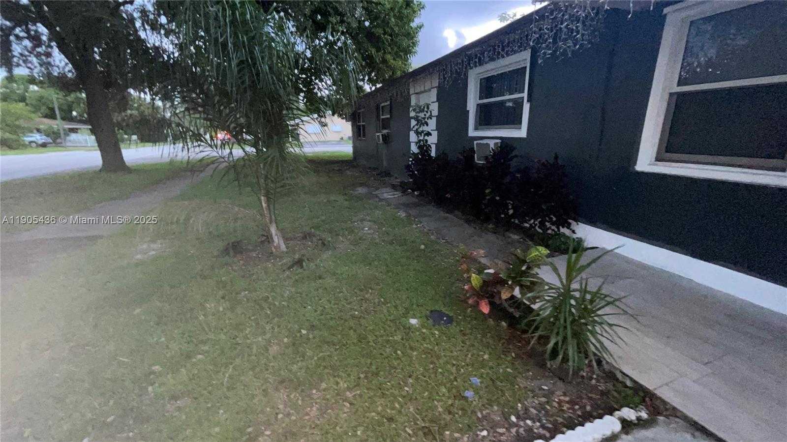 Small Image of 6390 HAYES ST #2, Hollywood Number 4