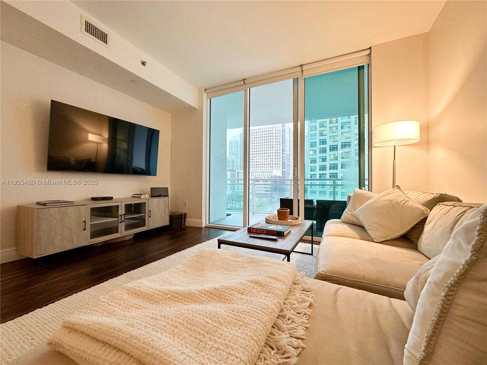 Small Image of 951 BRICKELL AVE #601, Miami Number 10